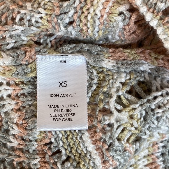 Westport knit sweater in pastel colors. Size extra small. - Picture 6 of 9